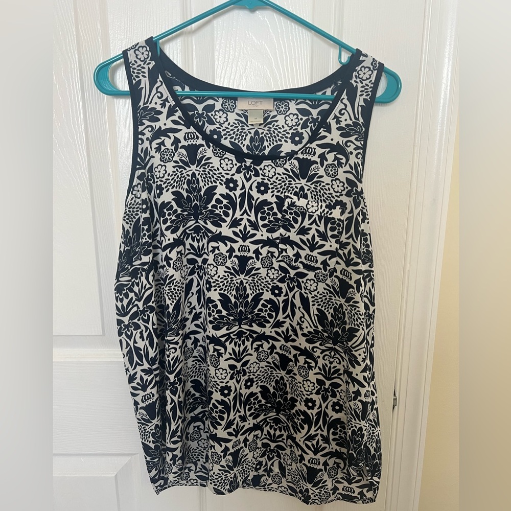 EUC Loft top - Tropical flower pattern